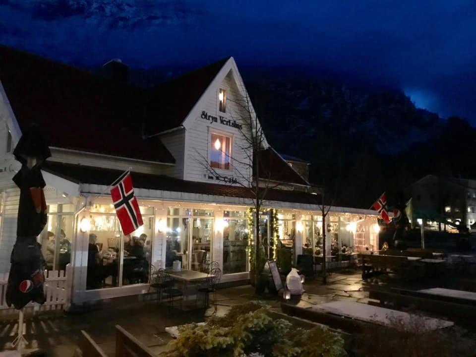 Stryn Kaffebar&Vertshus Exterior foto
